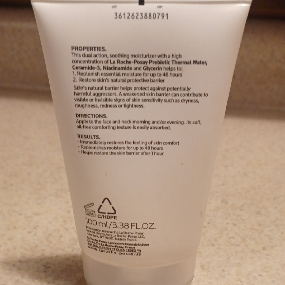 La Roche-Posay Toleriane Double Repair Face Moisturizer - Picture 3 of 4